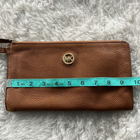 Michael Kors light brown Leather wristlet - Picture 9 of 10